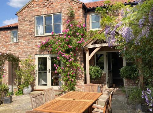 The Old Post Office pretty village 20min from York