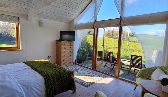 The Old Pottery, Unique Views & Spa-like Bathroom