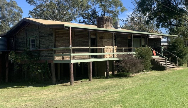 The Old Pub House Situated 100 Meters From the Historic Wollombi Tavern .n