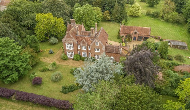 The Old Rectory & the Coach House are 2 beautiful holiday cottages standing in their own parkland