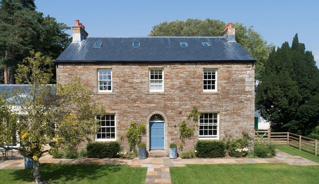 The Old Rectory - sleeping 12 guests in 6 bedrooms