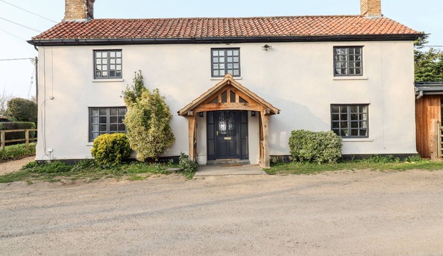 THE OLD RED LION, pet friendly in Wentworth, Ely, Cambridgeshire