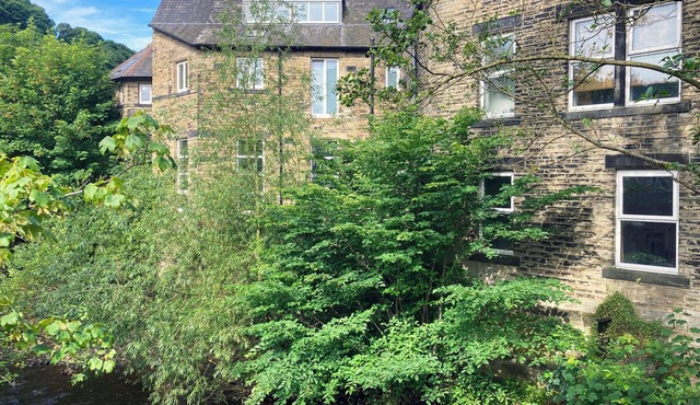 The Old Riverside School House Apt 3