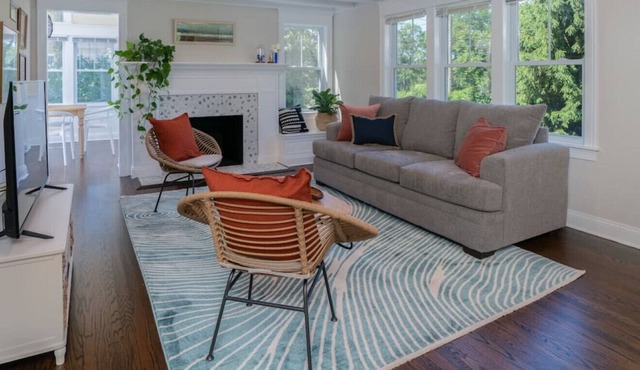 The Old Salt Cottage · Cozy Gateway Near Beach