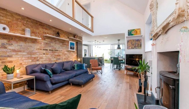 The Old School Hall - Opulence and Location