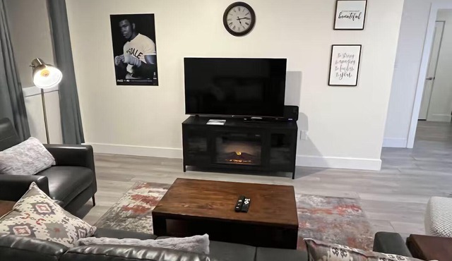 The “Old School” Historic Town Free Parking