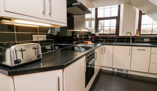 THE OLD SCHOOL, pet friendly, luxury holiday cottage in Lampeter