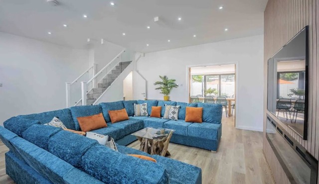 The Old School Sleeps 14