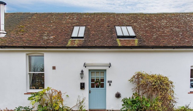 The Old Schoolroom by Bloom Stays - sleeps 4 guests in 2 bedrooms