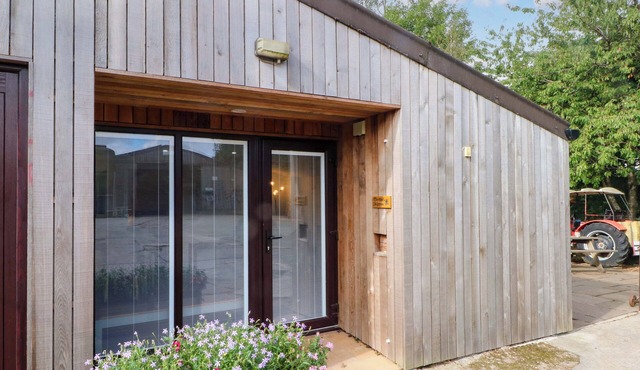 THE OLD SHIPPON, pet friendly in Sutton Near Macclesfield