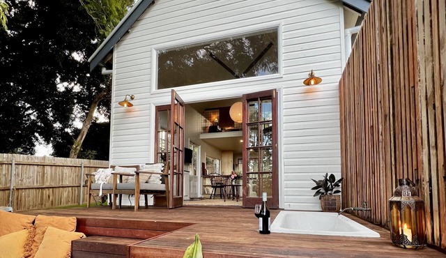 The Old Shop - Byron Hinterland