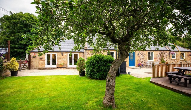 The Old Smithy Converted Blacksmiths - Sleeps 7 and pet friendly (upto 2 dogs)