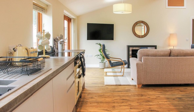 THE OLD SMITHY, pet friendly, with a garden in Eccleshall