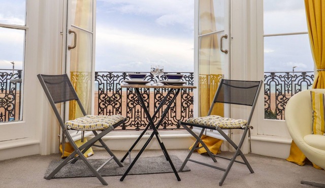 THE OLD SPY HEADQUARTERS, family friendly in Folkestone