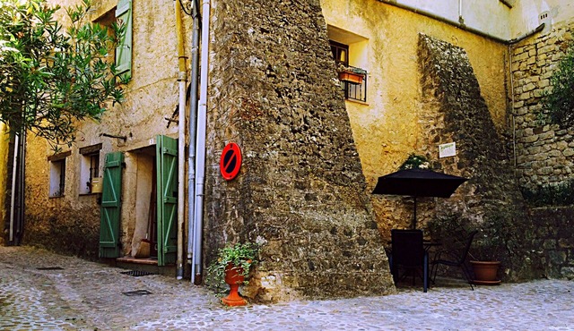 The old stable in Provence(Verte) Entrecasteaux,Var. Coast 50ms,Airport 60ms