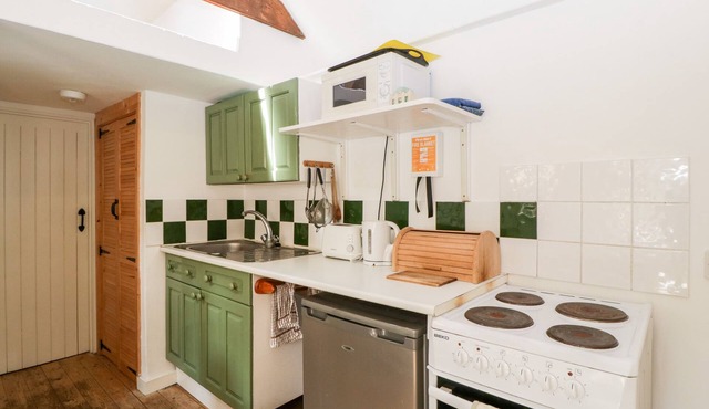 THE OLD STABLE, pet friendly, character holiday cottage in Sherborne