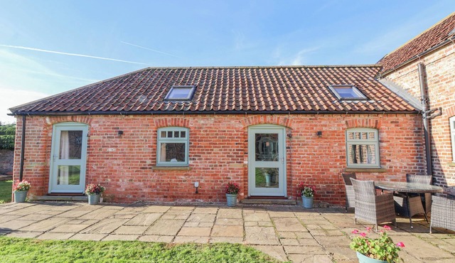 THE OLD STABLE, with a garden in Hornsea