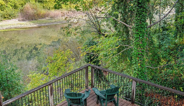 The Old Timer ~ Classy Cabin On River, Near Golf, Dog Friendly!