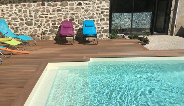 The Old Walls, a large apartment with floor and pool