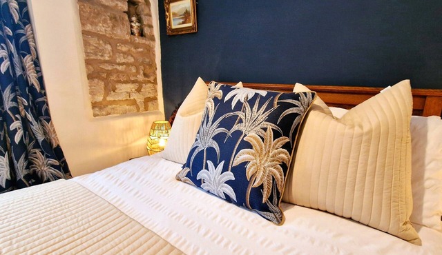 THE OLD WASH KITCHEN - Charming Character Cottage