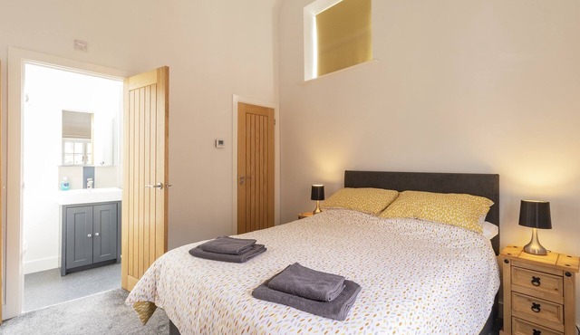 The Olde Coach House - Cottage with Hot Tub