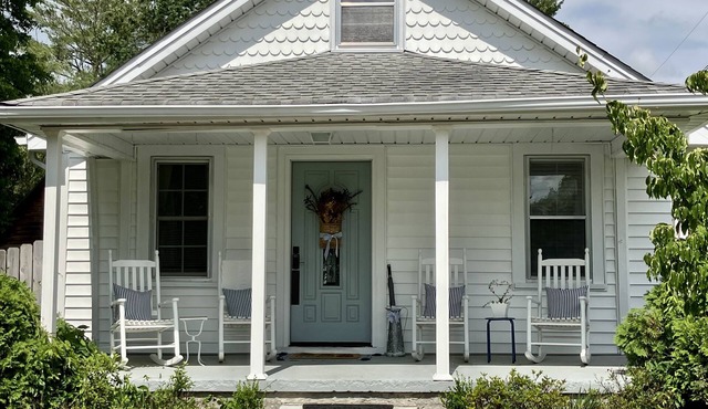 The Olde Springhouse cottage in downtown Abingdon