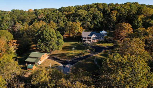 The Ole Pole Barn at Dry Creek Hideaways