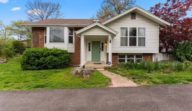 The Olive Branch: Stylish Oasis for 11