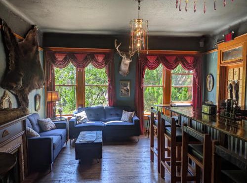 The Oliver House - Adults Only