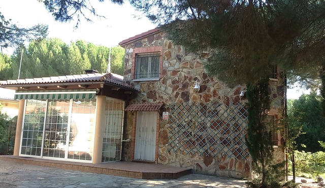 THE OLIVES. ROMANTIC RURAL HOUSE VALLADOLID PINARES. COMPLETE HOUSE 8 SEATS