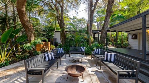 The One Pearl Beach- Pet Friendly, firepit, walk to beach