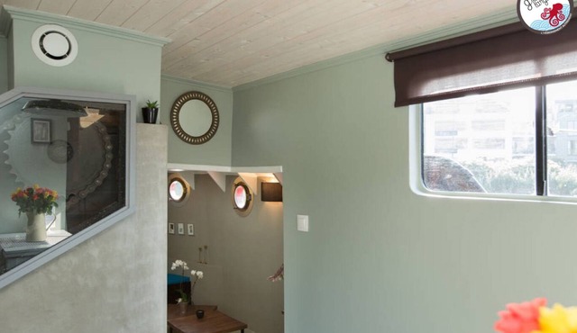 The open sea, accommodation along the water