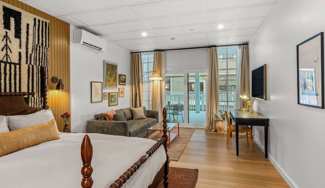 The Optimist Guesthouse 3 - Downtown Camden Stylish Luxury Apartment