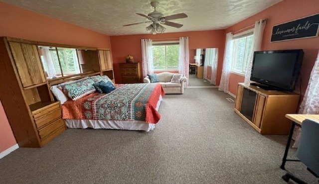 The Orange Room at the Salem House Deluxe private Bedroom in shared living space