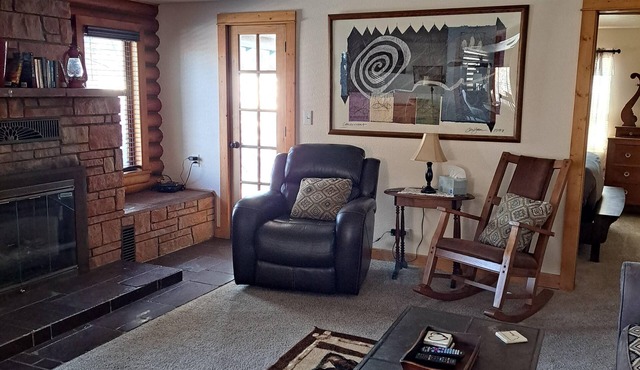 "The Orchard Cabin" 3 Bedoom Sleeps 6-12