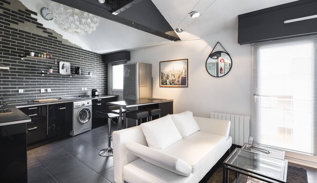 The orchestra, flat in the center with parking