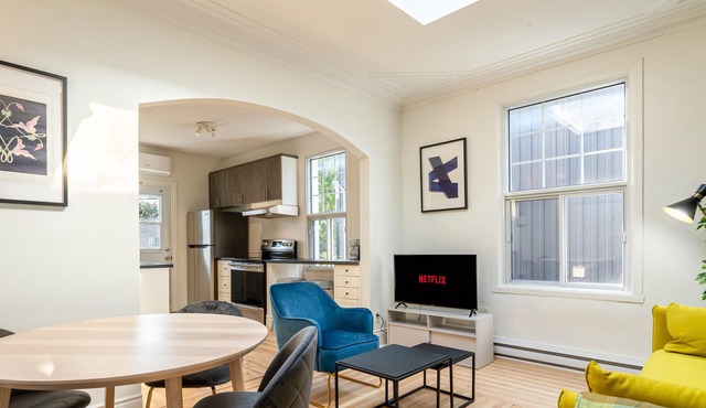 The Orchid | Office | WIFI | TV | Balcony | Park