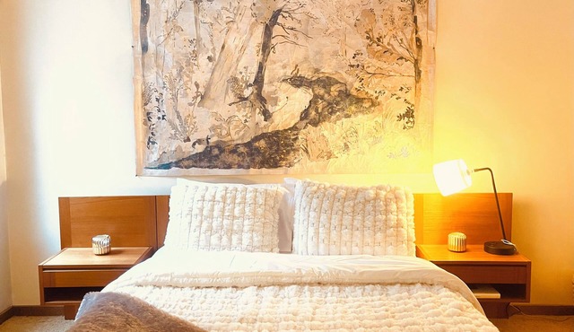 THE OTTO: A Warm + Cozy Ski In Ski Out Lodge