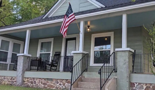 The Ouachita Depot- Large house/Perfect location