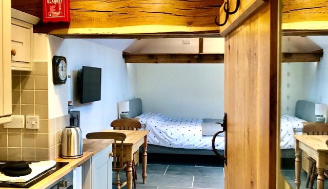 The Outhouse - Ground Floor Studio