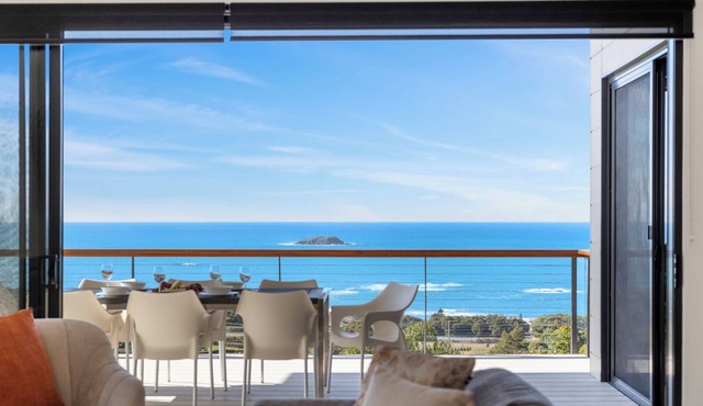 The Outlook at Sapphire - Relax in Coastal Luxury, Private Plunge Pool