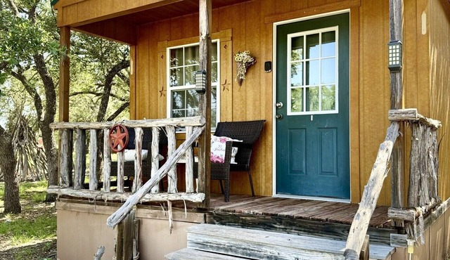The Outpost Cabin- Texas Hill Country Western-themed cabin for 4 in the woods near Kerrville & Fredericksburg
