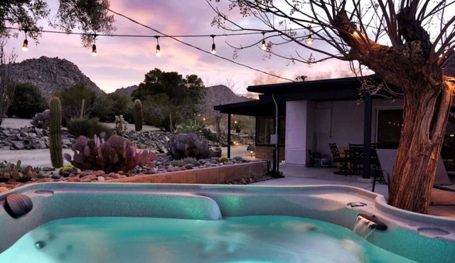 The Outpost Joshua Tree: Hot Tub, GameRoom, JTNP