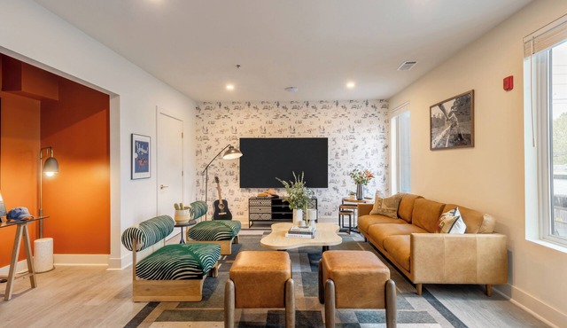 The Outrider | 4BDR Suite w/Private Rooftop Patio
