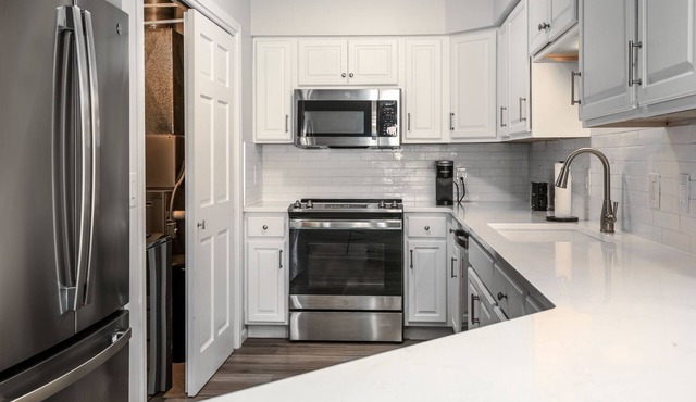 The Overbrook – 2BR Pet-Friendly Condo Lake Geneva