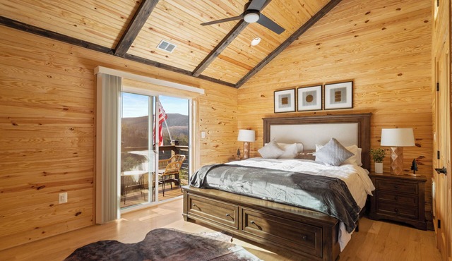 The Overlook Lodge - Exclusive 5BR Luxury Retreat with Panoramic Views