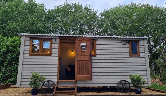 The Owls Rest Shepherds Hut Hethel