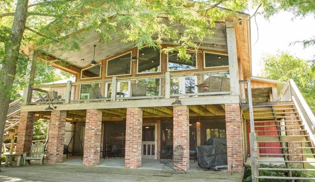 The Oxbow Lodge of Lake Bruin