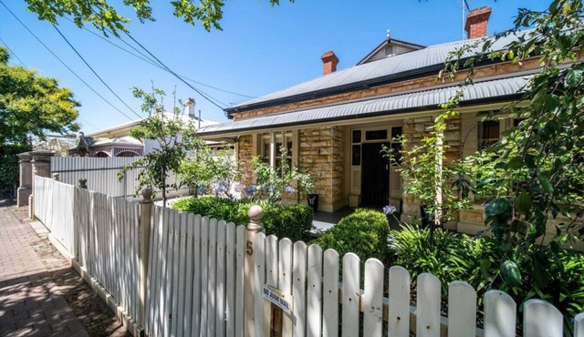 The Oxford Hyde Park 4BR Cottage