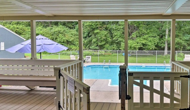'The Oyster Bed' Retreat w/Pool & Game Room